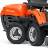 Husqvarna Frontmäher R 112C5 mit Mähdeck Combi 85 - Winterpaket mit Schneeschild, Gummileiste und Schneeketten - Modell 2025 – Bild 3